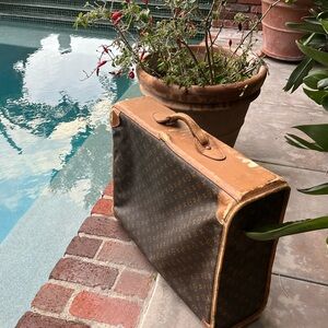 Luxury Louis Vuitton Brown Monogram Vintage luggage